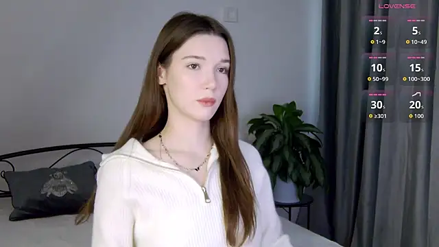 NicoletteBean online show from November 21, 2025, 8:02 am