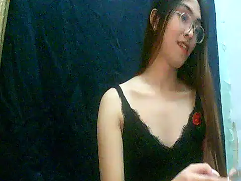 hottest solel online show from December 3, 2025, 1:43 pm