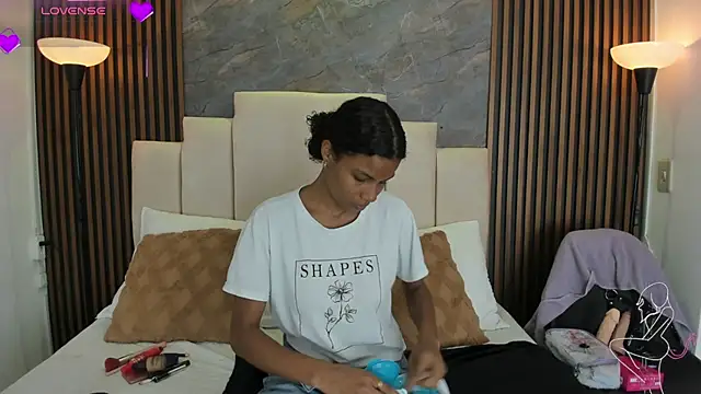 Snapshot of catiusca_reyes_03 chatting on March 17, 2026, 2:31 pm catiusca reyes 03 online show from March 17, 2026, 2:31 pm