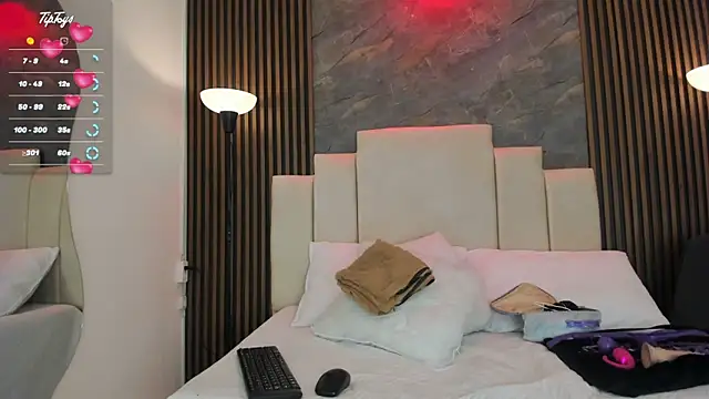 Snapshot of catiusca_reyes_03 chatting on February 10, 2026, 12:04 pm catiusca reyes 03 online show from February 10, 2026, 12:04 pm