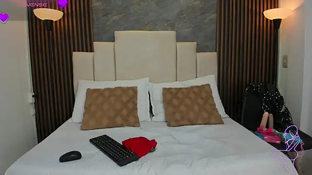 Snapshot of catiusca_reyes_03 chatting on March 14, 2026, 12:00 pm catiusca reyes 03 online show from March 14, 2026, 12:00 pm