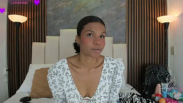 Snapshot of catiusca_reyes_03 chatting on March 20, 2026, 11:44 am catiusca reyes 03 online show from March 20, 2026, 11:44 am