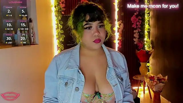 Amanda Mooree online show from July 24, 2026, 5:25 am