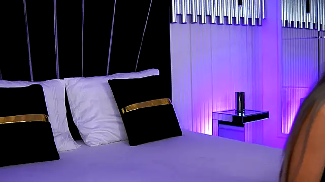 Chloe GraceeX online show from December 5, 2025, 11:42 am