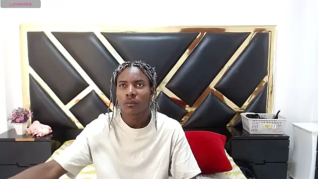 NoahJhonson69 online show from June 4, 2026, 11:26 am