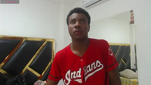 NoahJhonson69 online show from February 5, 2026, 11:28 am