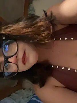 Snapshot of nayaarec chatting on April 5, 2026, 10:49 pm nayaarec online show from April 5, 2026, 10:49 pm