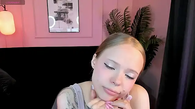 lucy loy online show from May 7, 2026, 7:56 am
