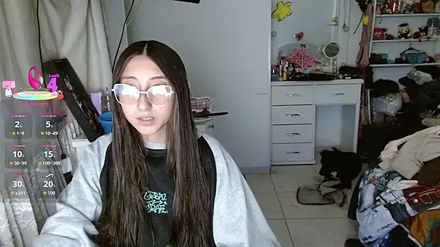 Snapshot of Nanylux chatting on December 20, 2025, 2:47 am Nanylux online show from December 20, 2025, 2:47 am