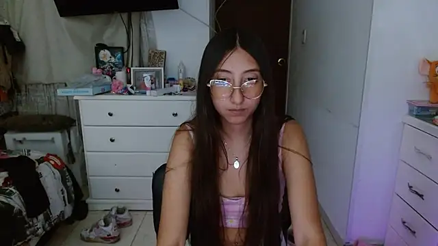 Snapshot of Nanylux chatting on February 10, 2026, 3:27 am Nanylux online show from February 10, 2026, 3:27 am