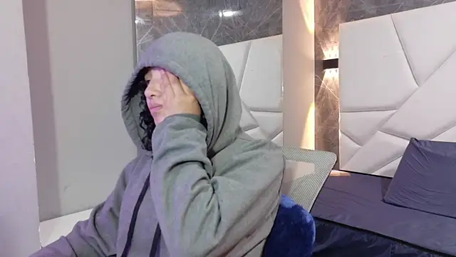 pettymoon1 online show from December 20, 2025, 3:37 pm