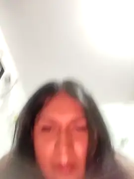 Vivianna  colombia online show from February 17, 2026, 3:15 am