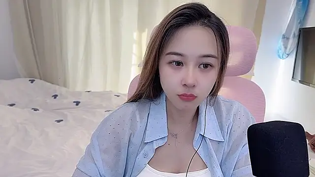 TTtia  online show from December 16, 2025, 1:32 am