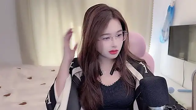 TTtia  online show from January 6, 2026, 1:31 am