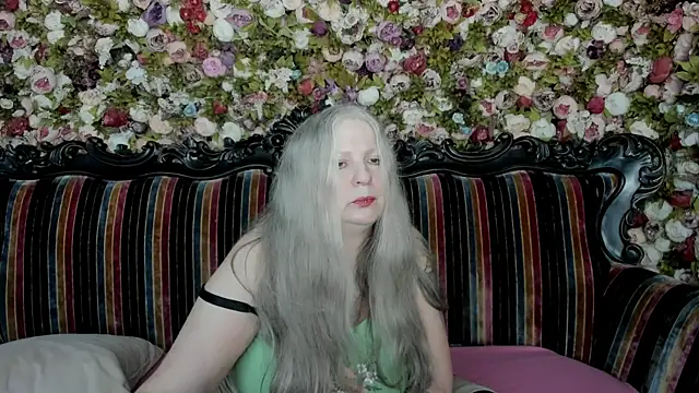 mariabelladonna online show from May 3, 2026, 9:18 pm