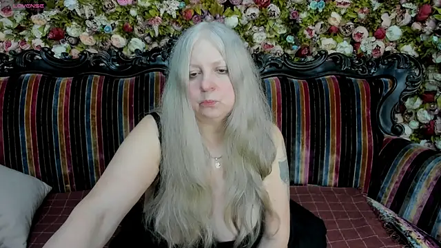 mariabelladonna online show from May 1, 2026, 10:04 pm