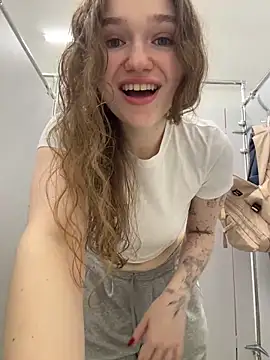 RussianWoman online show from May 7, 2026, 12:37 am