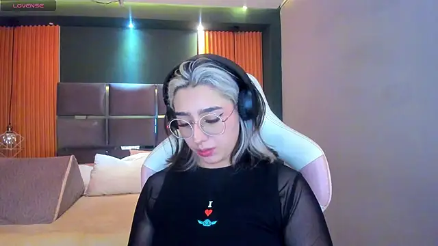 GabyRose9 online show from May 6, 2026, 4:27 am