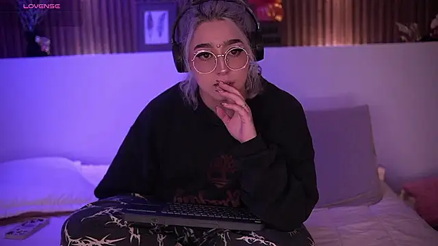 GabyRose9 online show from February 5, 2026, 8:37 pm