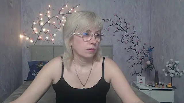 LaurenWishy online show from April 23, 2026, 5:25 am
