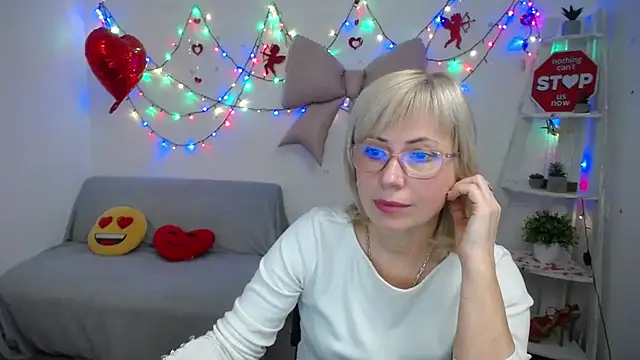 LaurenWishy online show from February 16, 2026, 6:39 pm