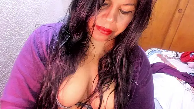 ebonycamelia online show from May 3, 2026, 8:30 am