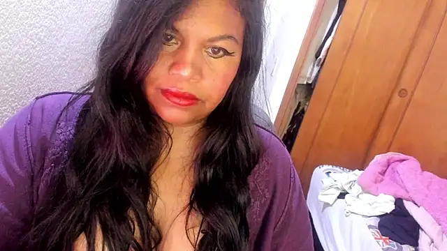 ebonycamelia online show from April 25, 2026, 9:01 pm