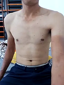 huykkk99 online show from April 12, 2026, 4:49 am