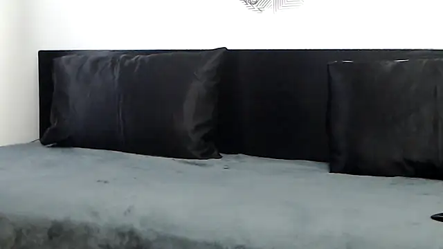 sweetl30 online show from February 24, 2026, 8:26 am