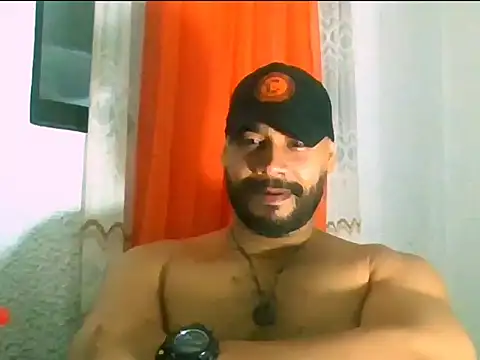 musclehetero online show from June 3, 2026, 1:34 pm