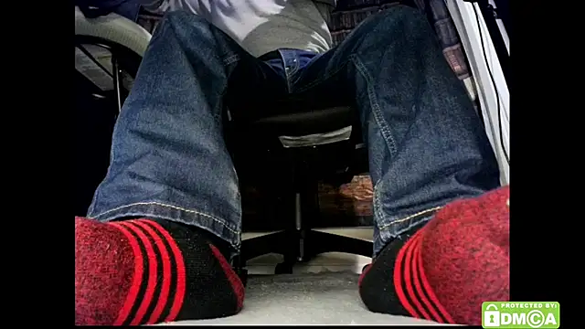 Snapshot of justshutupandwatch chatting on February 9, 2026, 4:10 am justshutupandwatch online show from February 9, 2026, 4:10 am