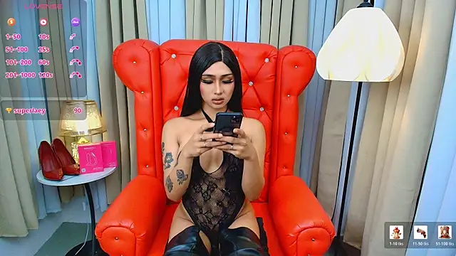 Iris Hilton online show from June 14, 2026, 2:24 am