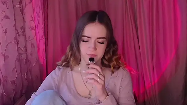 Illa May online show from January 15, 2026, 6:39 am