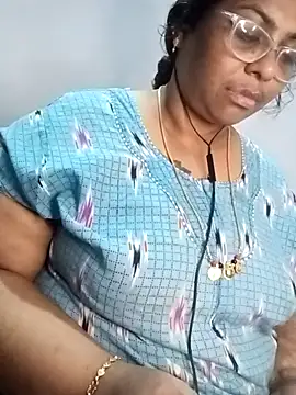 Riya-mallus online show from November 30, 2025, 7:36 pm