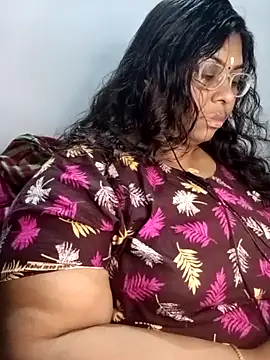 Riya-mallus online show from November 25, 2025, 3:23 pm