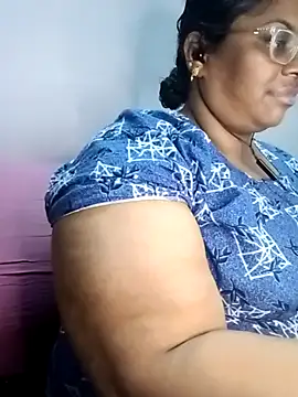 Riya-mallus online show from November 29, 2025, 7:25 pm