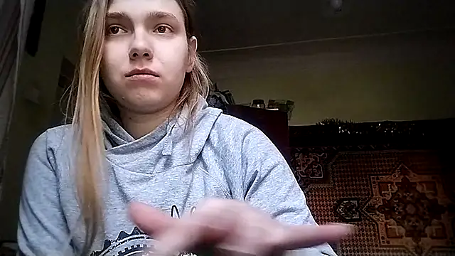 KikiBang online show from December 23, 2025, 8:46 am