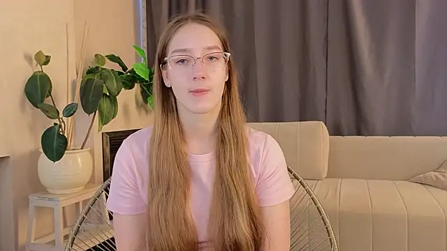 MidnightAstra online show from February 4, 2026, 1:50 pm