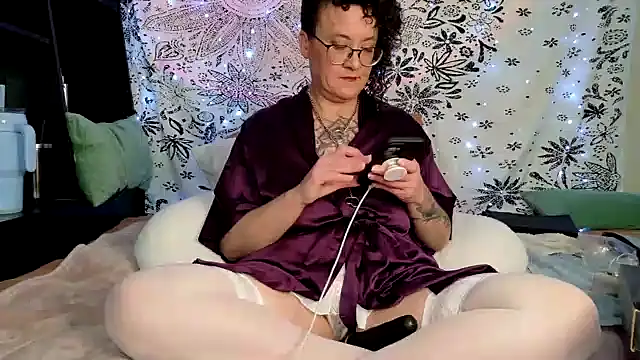 sareberr420 online show from May 30, 2026, 2:34 pm