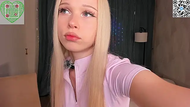 Snapshot of CherrylHolme chatting on May 8, 2026, 8:12 pm CherrylHolme online show from May 8, 2026, 8:12 pm