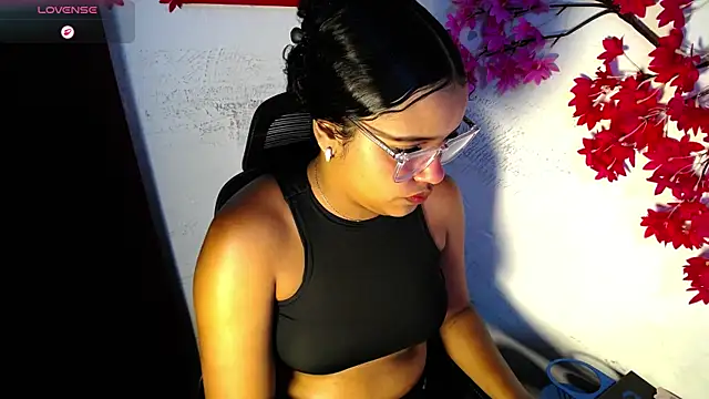 Snapshot of chleo_rosse chatting on July 8, 2026, 1:52 am chleo rosse online show from July 8, 2026, 1:52 am