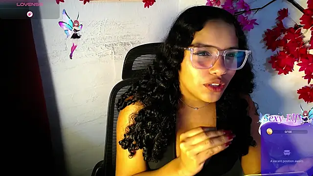 Snapshot of chleo_rosse chatting on July 2, 2026, 3:23 am chleo rosse online show from July 2, 2026, 3:23 am
