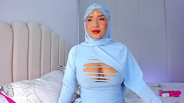 Amira-Zahra online show from April 30, 2026, 9:19 pm