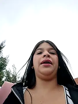 Layla-daring online show from January 9, 2026, 1:07 pm