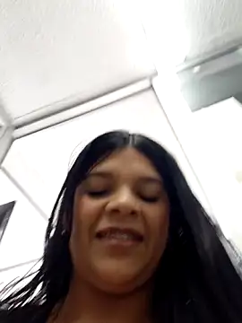 Layla-daring online show from May 4, 2026, 5:38 pm