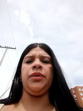 Layla-daring online show from March 17, 2026, 7:06 pm