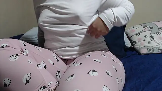 somemoreex1 online show from February 7, 2026, 6:10 am