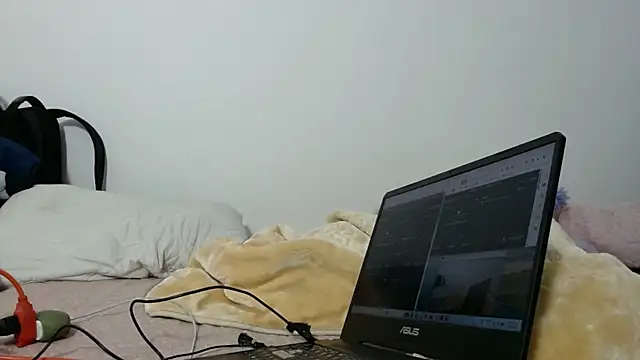 Scarlett mus online show from February 9, 2026, 3:37 am