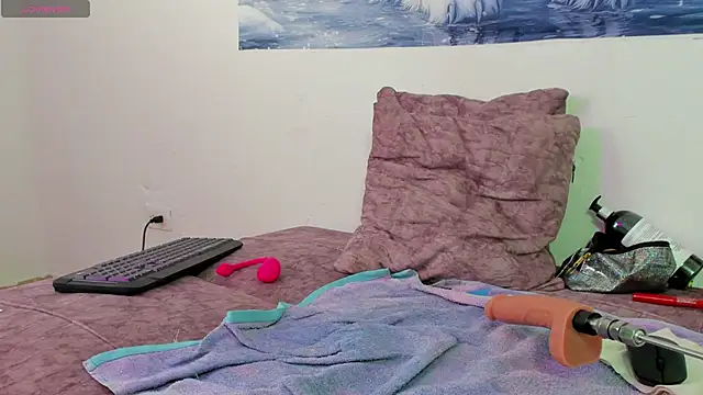 Snapshot of Mia_King_ chatting on February 17, 2026, 8:06 pm Mia King online show from February 17, 2026, 8:06 pm