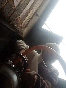 Eezxxx online show from February 13, 2026, 6:57 am